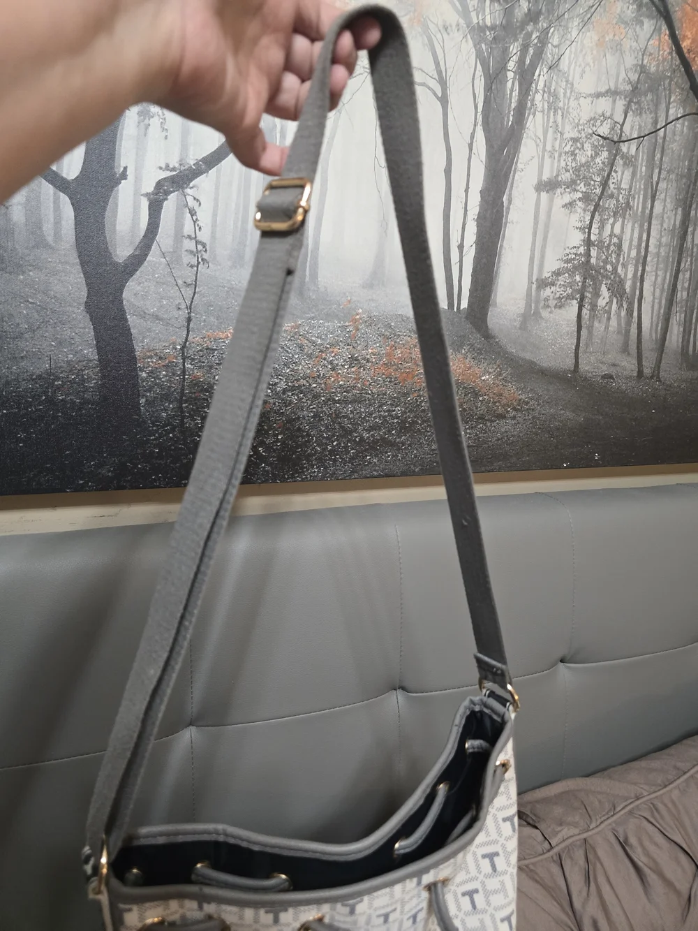 Tommy Hilfiger White & Gray Monogram Drawstring Tote